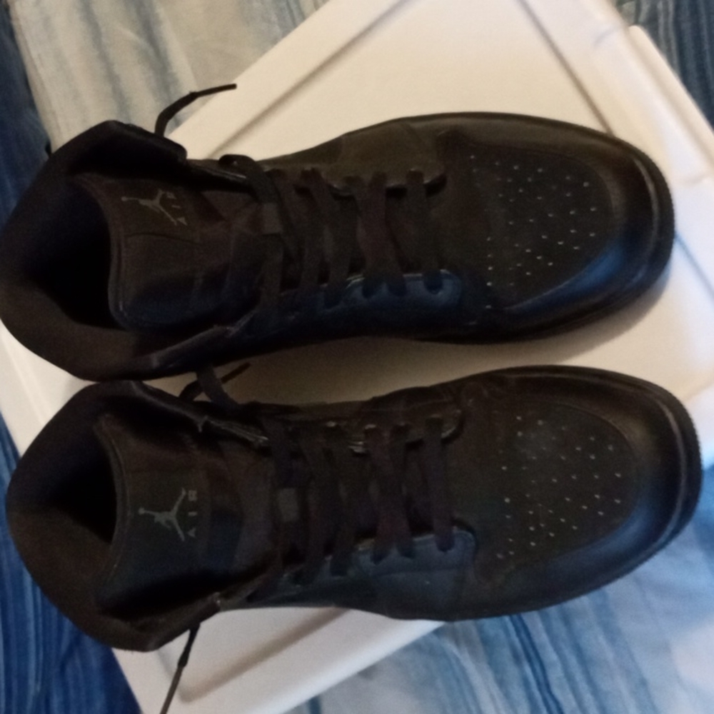Jordan Triple Black 🖤 Ones